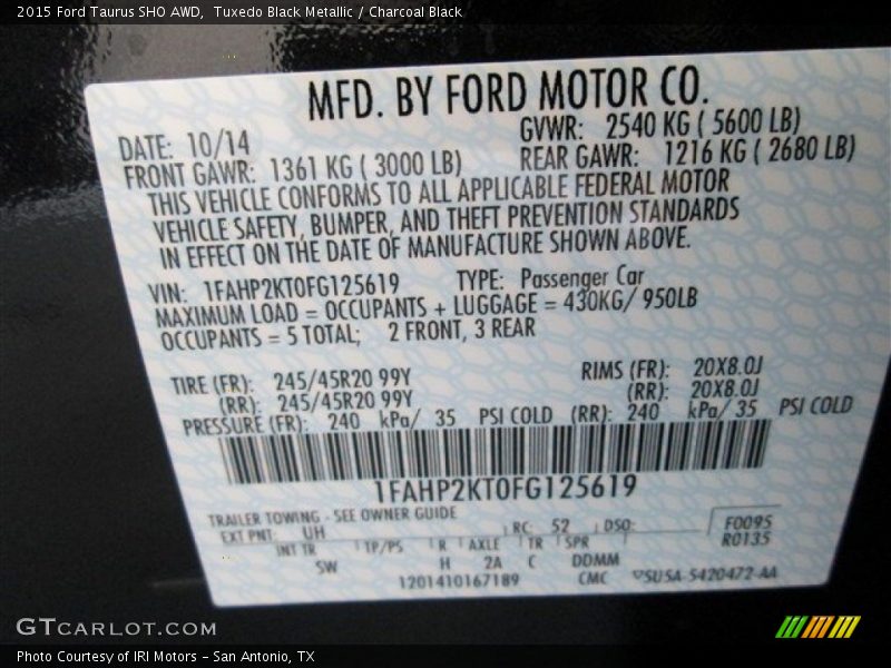 Tuxedo Black Metallic / Charcoal Black 2015 Ford Taurus SHO AWD