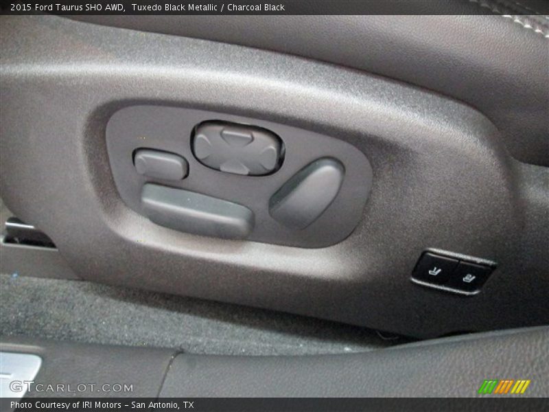 Tuxedo Black Metallic / Charcoal Black 2015 Ford Taurus SHO AWD