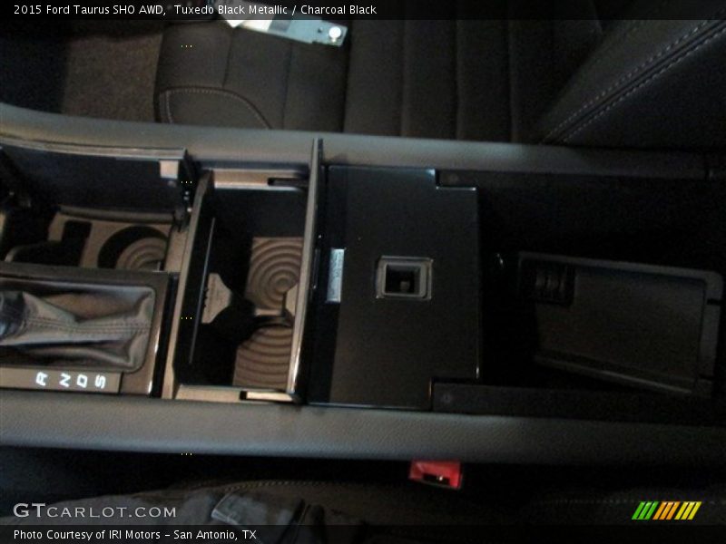 Tuxedo Black Metallic / Charcoal Black 2015 Ford Taurus SHO AWD