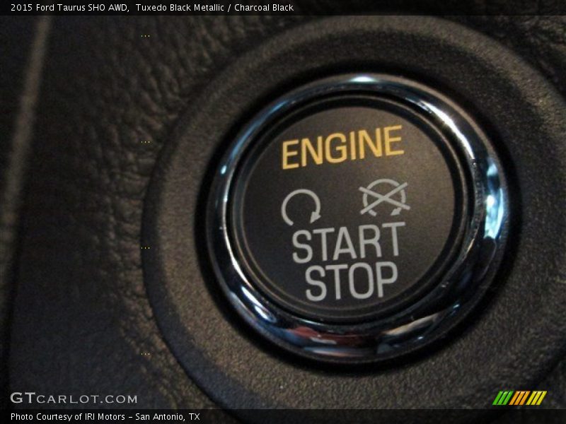 Tuxedo Black Metallic / Charcoal Black 2015 Ford Taurus SHO AWD