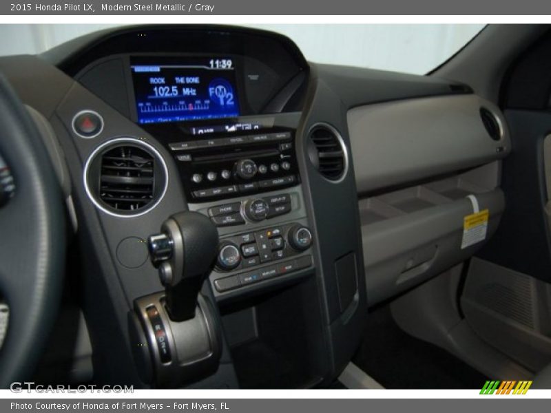Modern Steel Metallic / Gray 2015 Honda Pilot LX