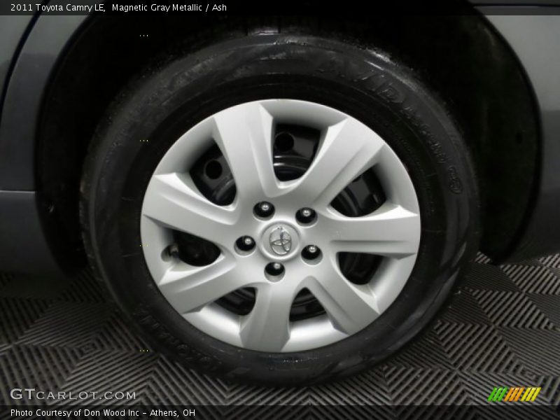 Magnetic Gray Metallic / Ash 2011 Toyota Camry LE