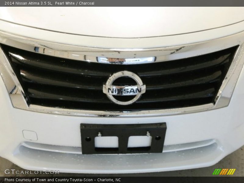 Pearl White / Charcoal 2014 Nissan Altima 3.5 SL