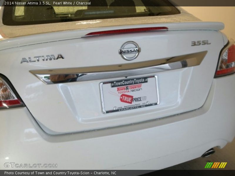 Pearl White / Charcoal 2014 Nissan Altima 3.5 SL