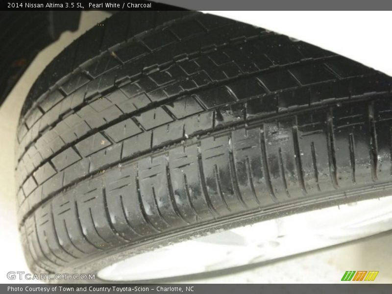 Pearl White / Charcoal 2014 Nissan Altima 3.5 SL