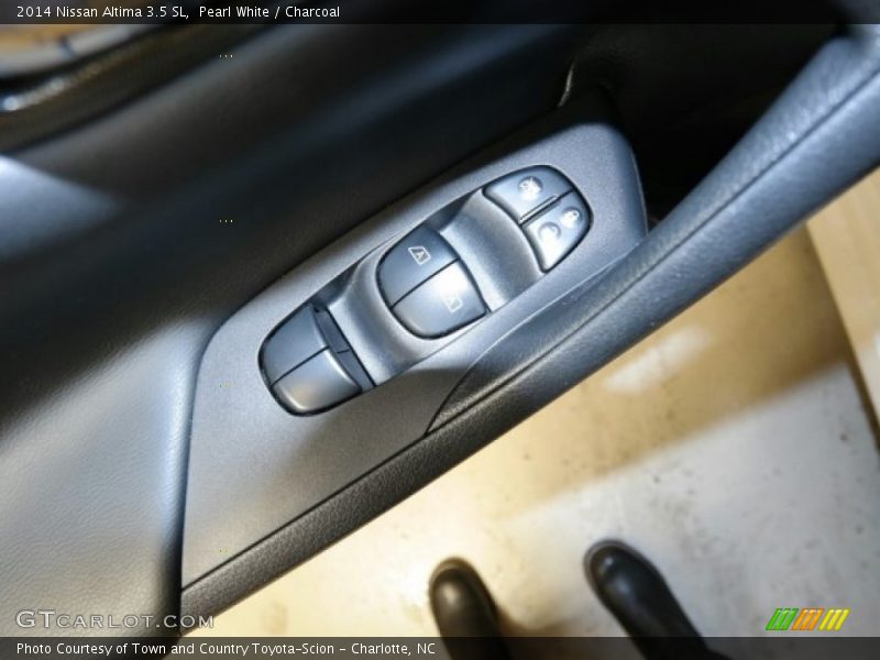 Pearl White / Charcoal 2014 Nissan Altima 3.5 SL