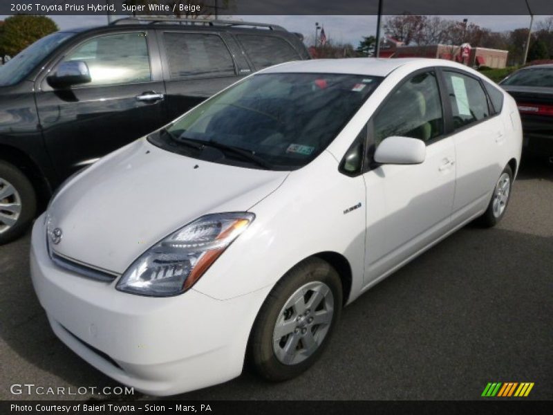 Front 3/4 View of 2006 Prius Hybrid