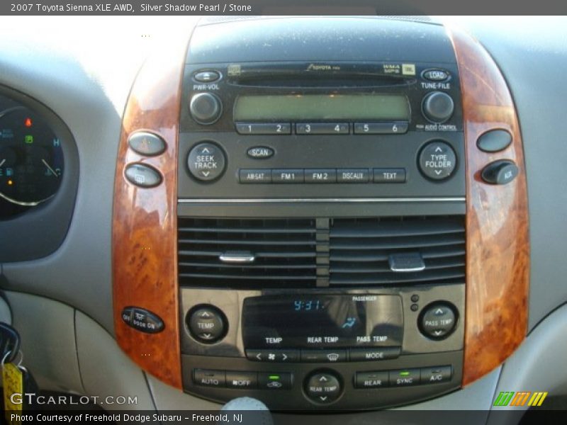 Silver Shadow Pearl / Stone 2007 Toyota Sienna XLE AWD