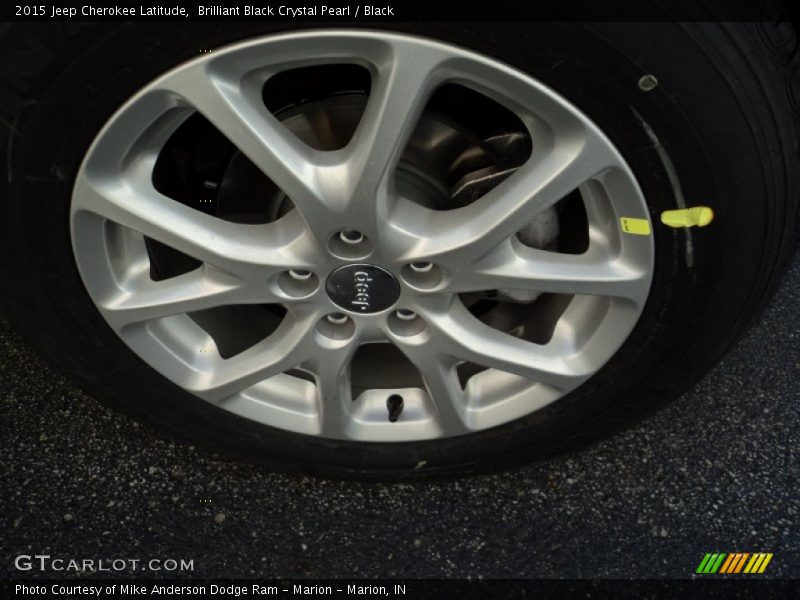 Brilliant Black Crystal Pearl / Black 2015 Jeep Cherokee Latitude