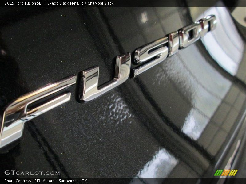 Tuxedo Black Metallic / Charcoal Black 2015 Ford Fusion SE