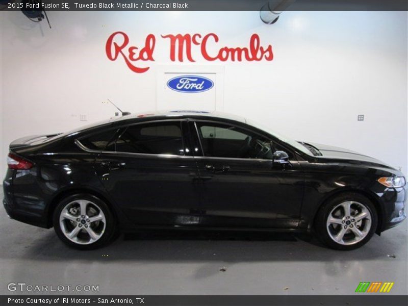 Tuxedo Black Metallic / Charcoal Black 2015 Ford Fusion SE