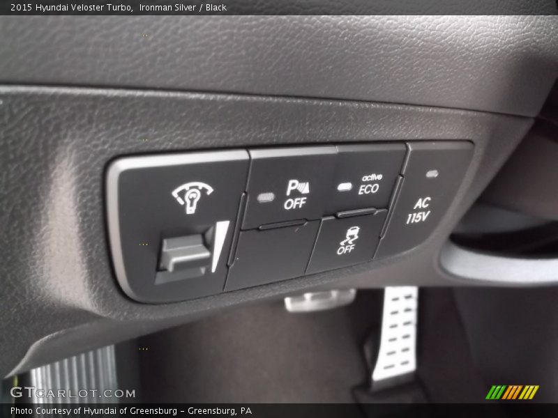 Ironman Silver / Black 2015 Hyundai Veloster Turbo