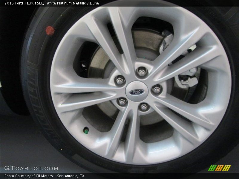 White Platinum Metallic / Dune 2015 Ford Taurus SEL