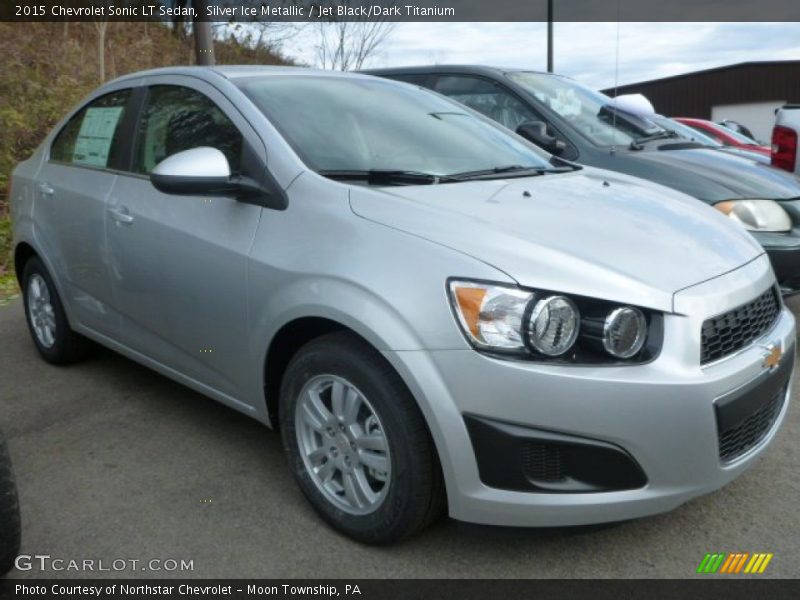 Front 3/4 View of 2015 Sonic LT Sedan