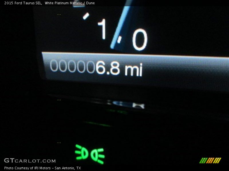 White Platinum Metallic / Dune 2015 Ford Taurus SEL
