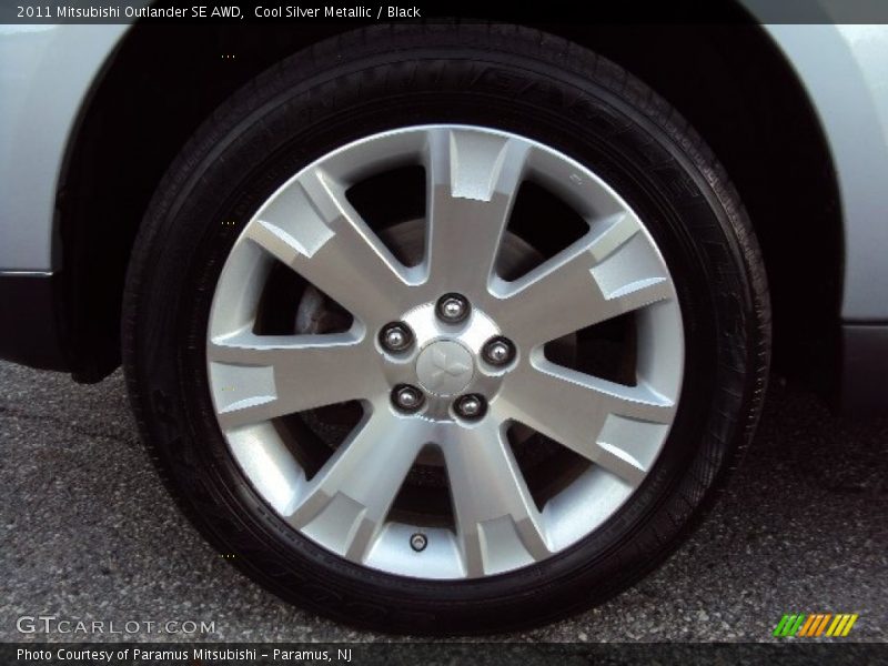 Cool Silver Metallic / Black 2011 Mitsubishi Outlander SE AWD