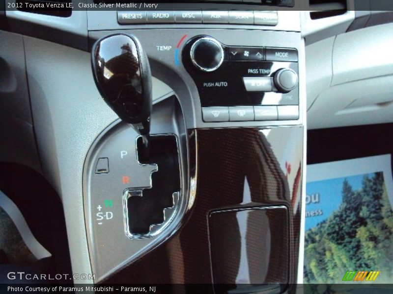 Classic Silver Metallic / Ivory 2012 Toyota Venza LE