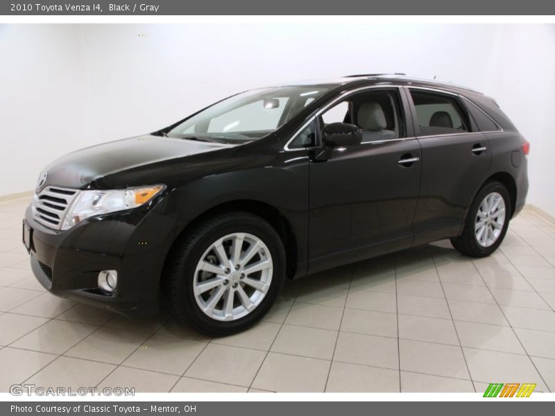 Front 3/4 View of 2010 Venza I4