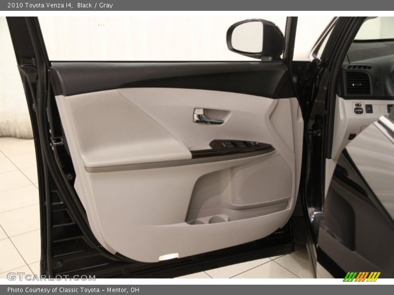 Black / Gray 2010 Toyota Venza I4