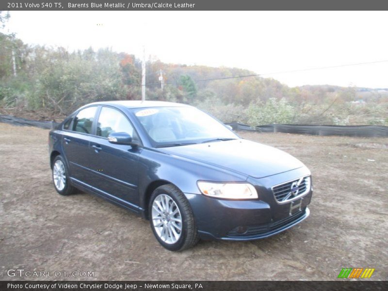 Front 3/4 View of 2011 S40 T5
