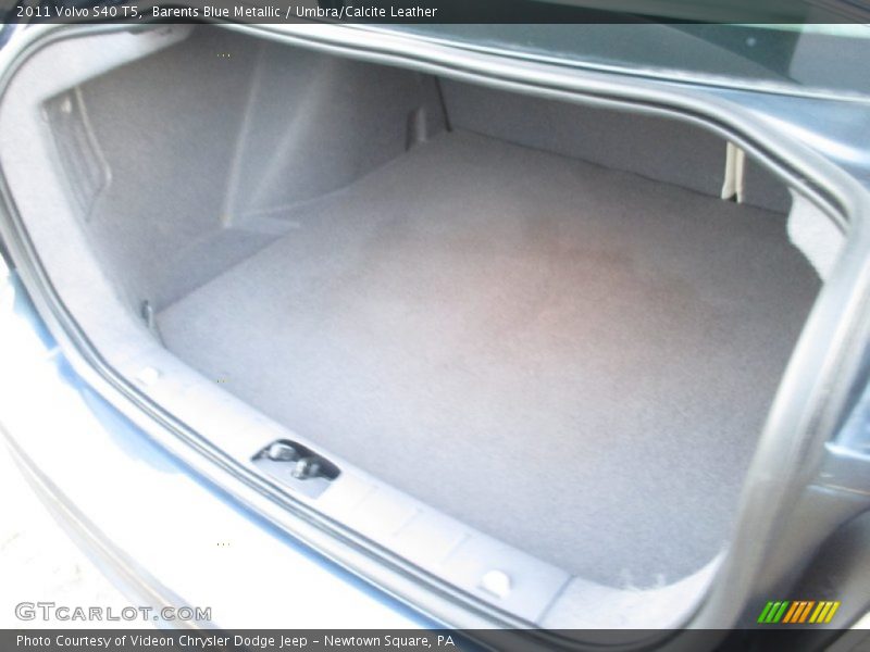 Barents Blue Metallic / Umbra/Calcite Leather 2011 Volvo S40 T5