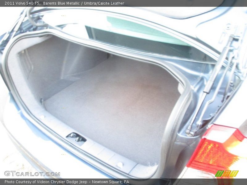 Barents Blue Metallic / Umbra/Calcite Leather 2011 Volvo S40 T5