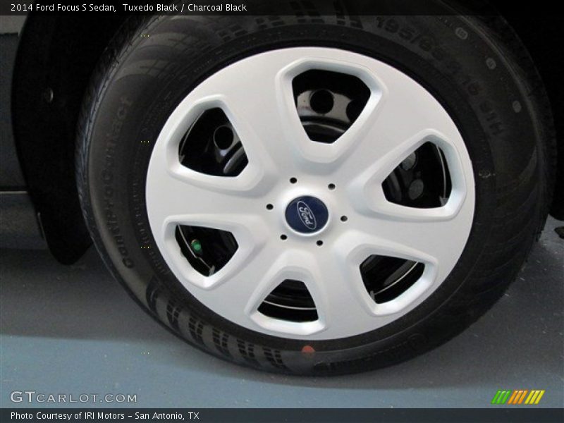 Tuxedo Black / Charcoal Black 2014 Ford Focus S Sedan