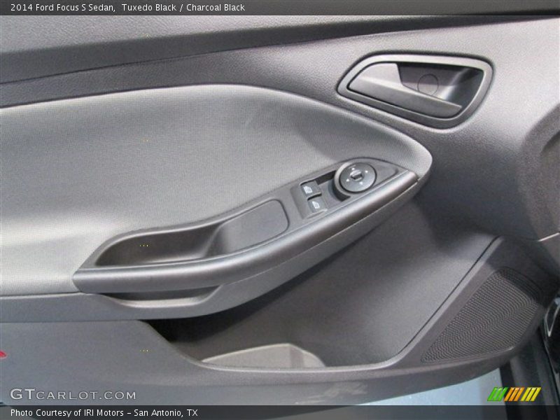 Tuxedo Black / Charcoal Black 2014 Ford Focus S Sedan