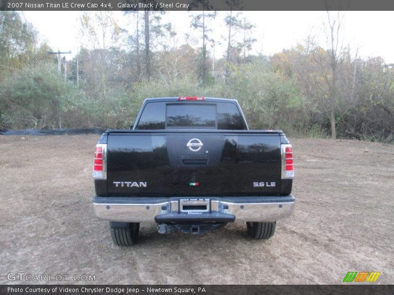 Galaxy Black / Steel Gray 2007 Nissan Titan LE Crew Cab 4x4
