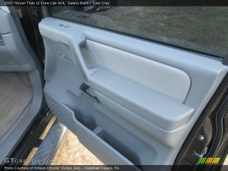 Galaxy Black / Steel Gray 2007 Nissan Titan LE Crew Cab 4x4