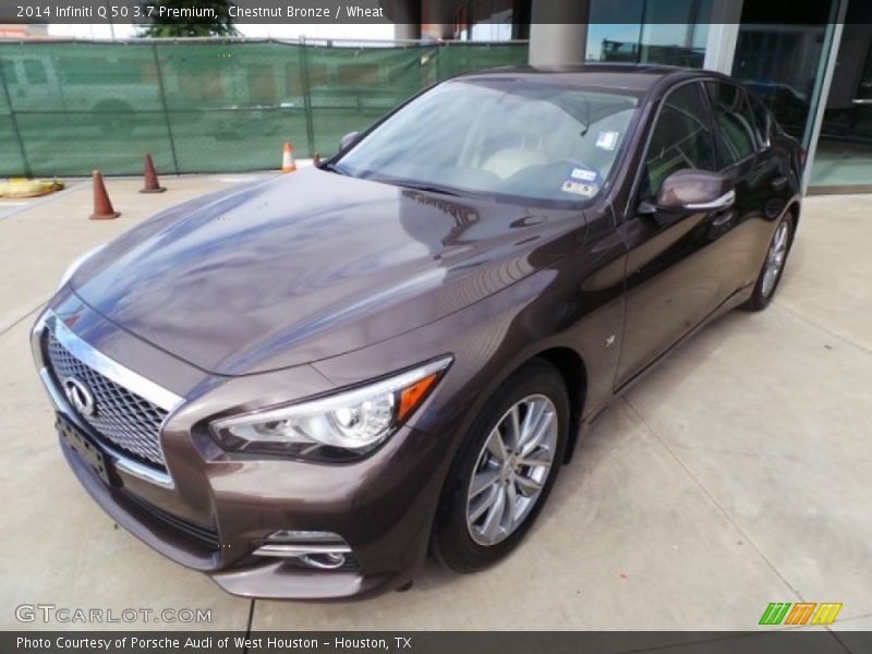 Front 3/4 View of 2014 Q 50 3.7 Premium
