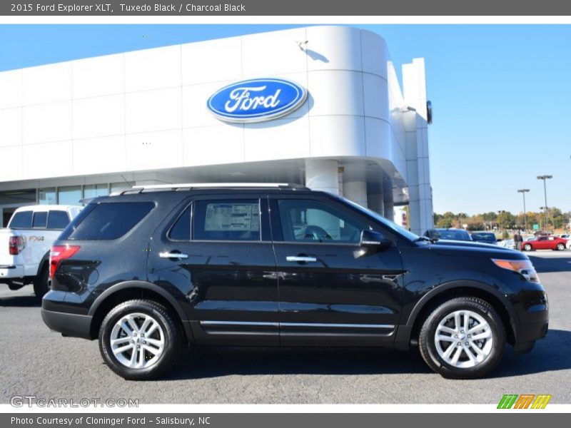 Tuxedo Black / Charcoal Black 2015 Ford Explorer XLT