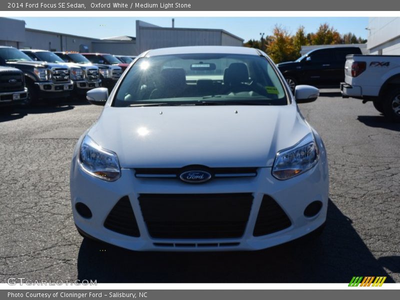 Oxford White / Medium Light Stone 2014 Ford Focus SE Sedan