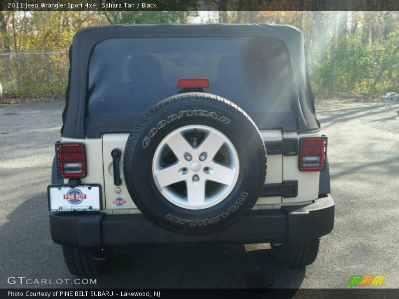 Sahara Tan / Black 2011 Jeep Wrangler Sport 4x4