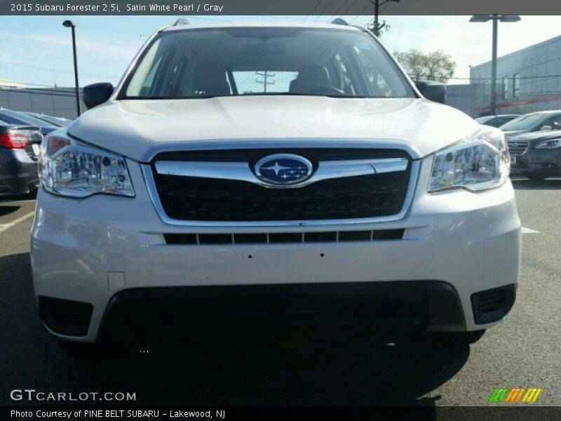 Satin White Pearl / Gray 2015 Subaru Forester 2.5i