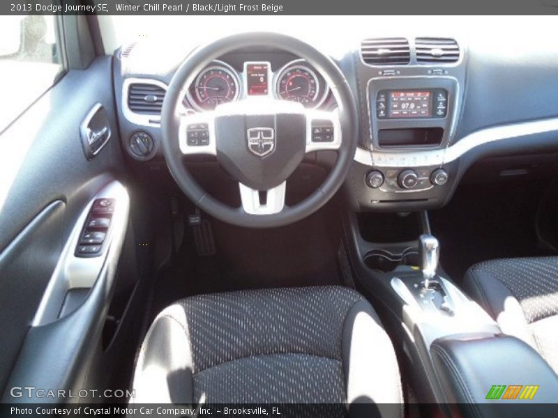 Winter Chill Pearl / Black/Light Frost Beige 2013 Dodge Journey SE