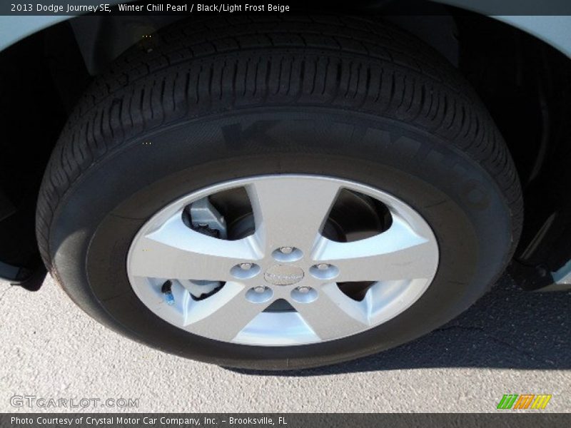 Winter Chill Pearl / Black/Light Frost Beige 2013 Dodge Journey SE