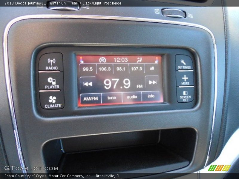 Winter Chill Pearl / Black/Light Frost Beige 2013 Dodge Journey SE
