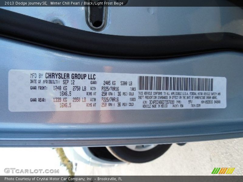 Winter Chill Pearl / Black/Light Frost Beige 2013 Dodge Journey SE