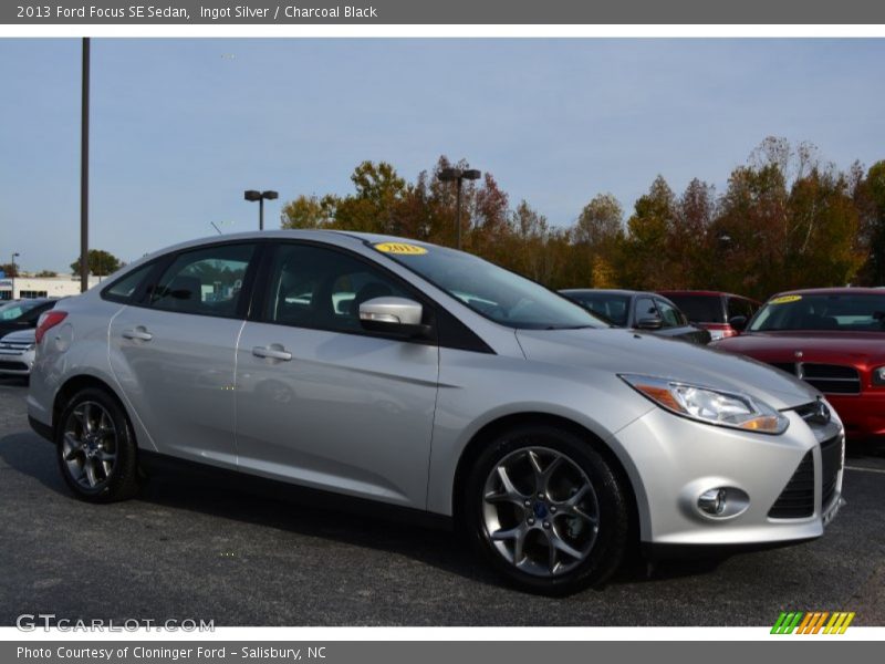 Ingot Silver / Charcoal Black 2013 Ford Focus SE Sedan