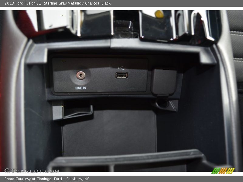 Sterling Gray Metallic / Charcoal Black 2013 Ford Fusion SE