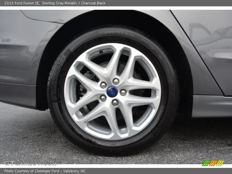 Sterling Gray Metallic / Charcoal Black 2013 Ford Fusion SE