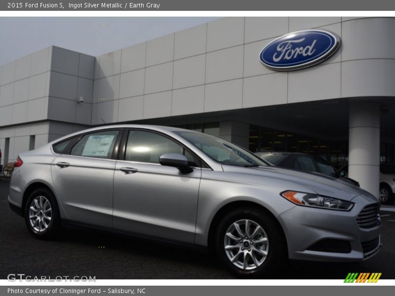 Ingot Silver Metallic / Earth Gray 2015 Ford Fusion S