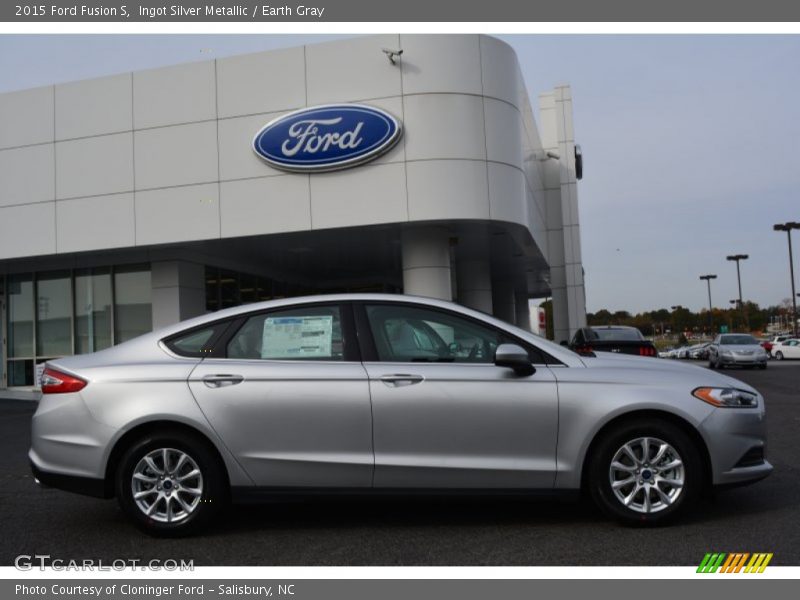 Ingot Silver Metallic / Earth Gray 2015 Ford Fusion S