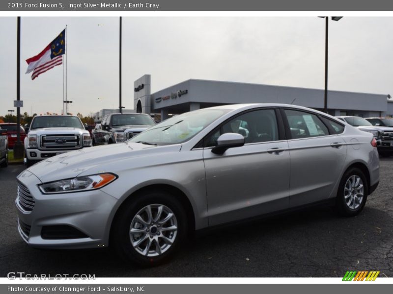 Ingot Silver Metallic / Earth Gray 2015 Ford Fusion S