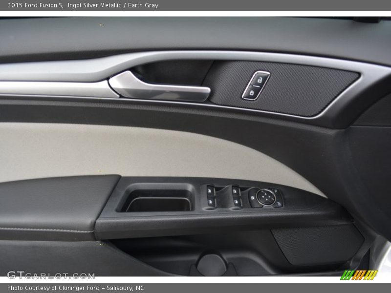 Ingot Silver Metallic / Earth Gray 2015 Ford Fusion S