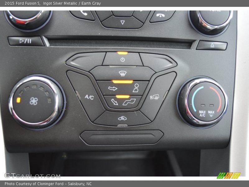 Ingot Silver Metallic / Earth Gray 2015 Ford Fusion S