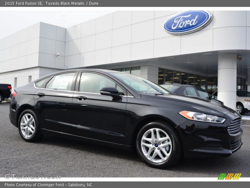 Tuxedo Black Metallic / Dune 2015 Ford Fusion SE