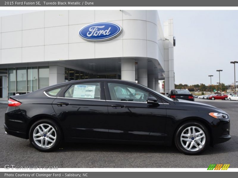 Tuxedo Black Metallic / Dune 2015 Ford Fusion SE