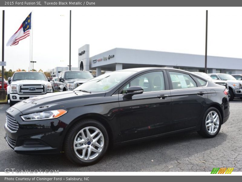 Tuxedo Black Metallic / Dune 2015 Ford Fusion SE